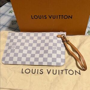 Louis Vuitton Neverfull Pochette